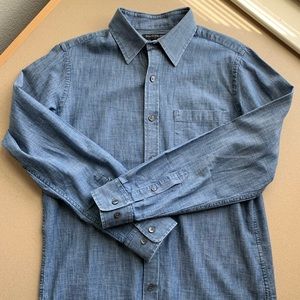Banana Republic light washed blue button-up